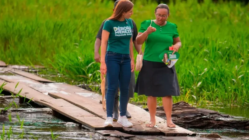 Débora Menezes realiza visita em Iranduba e cobra melhorias na infraestrutura da cidade