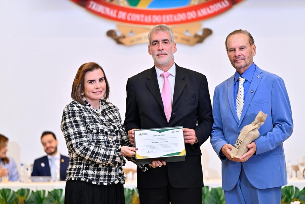 “Democracia sem controle não é democracia”, diz ministro do STJ em seminário no TCE-AM