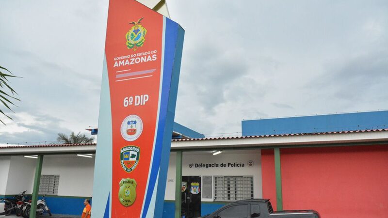 Homem tenta esfaquear funcionário ao ser flagrado furtando loja em Manaus