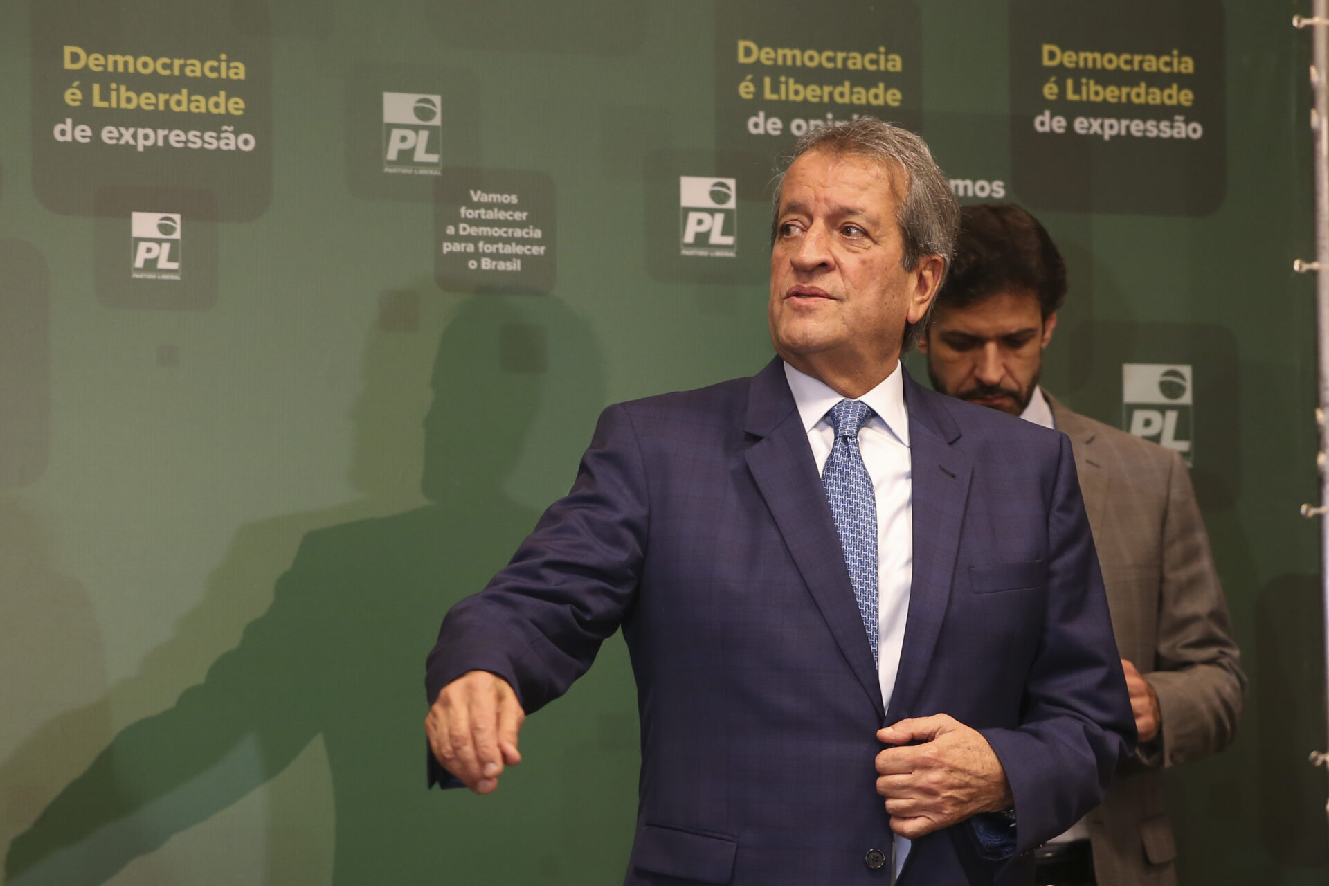 Sem mandato, presidente do PL destinou R$ 119 milhões em emendas da Câmara