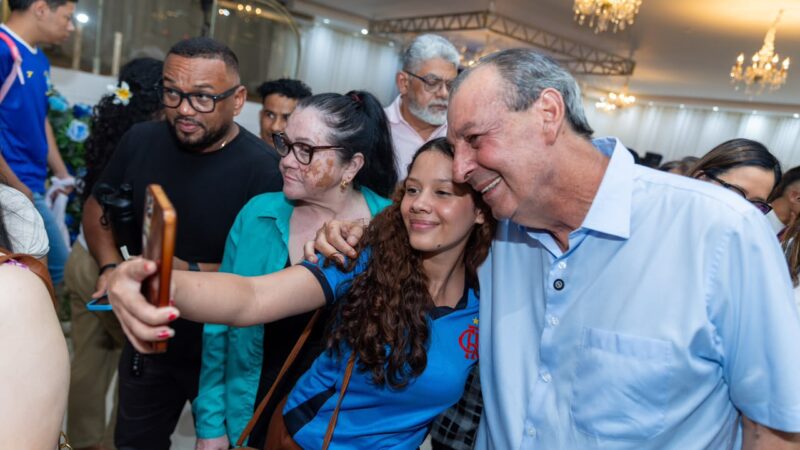 Omar coloca valorização dos professores no centro de proposta para recuperar educação do Amazonas