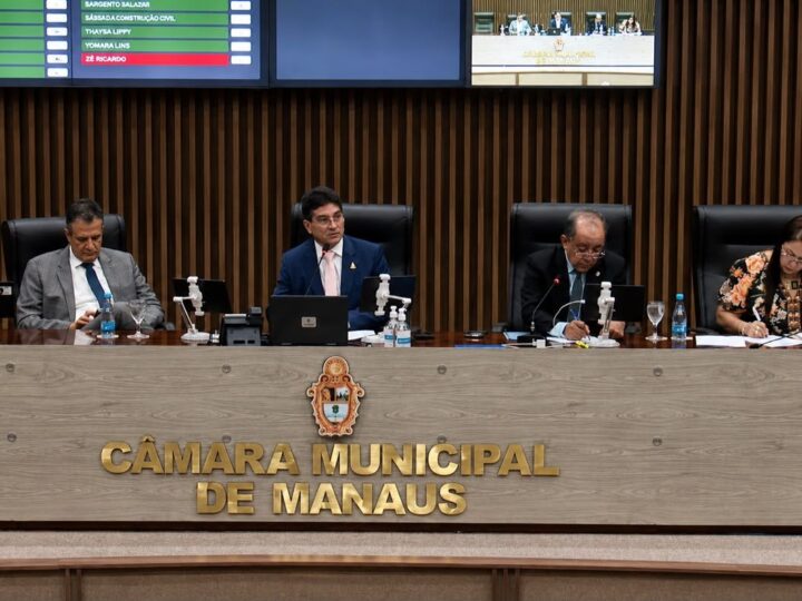 Uma semana após fim do recesso parlamentar, presidente da CMM ainda não compareceu ao plenário